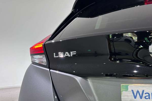 2022 Nissan LEAF  ZE1
