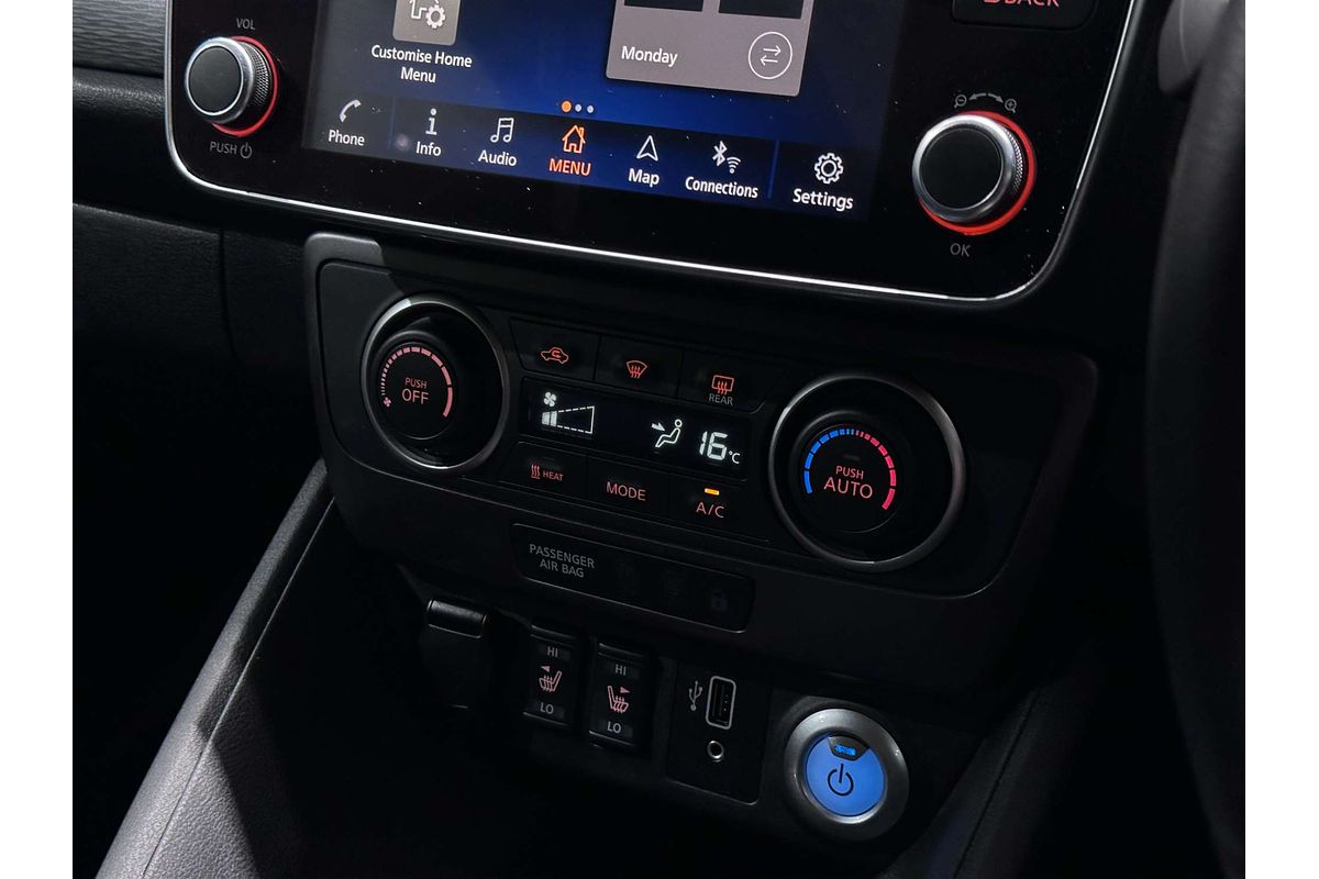 2022 Nissan LEAF  ZE1