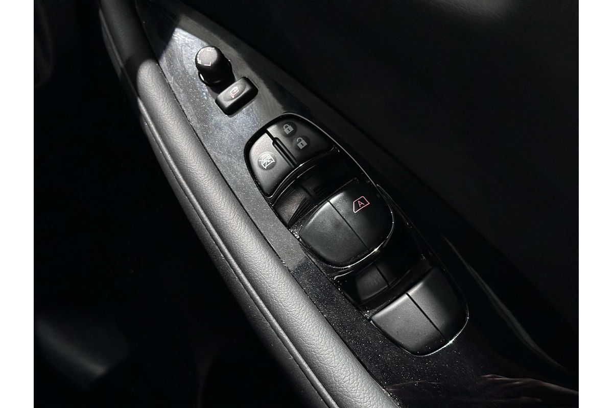 2022 Nissan LEAF  ZE1