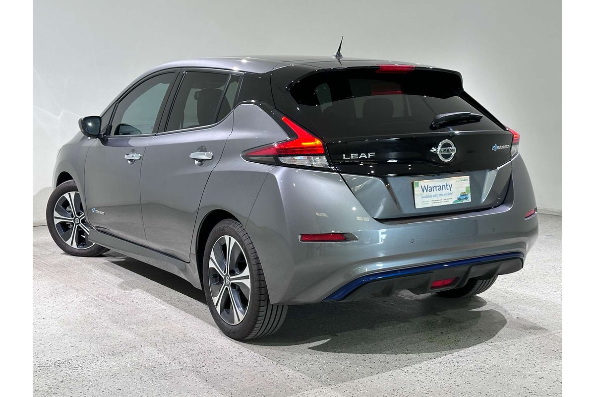 2022 Nissan LEAF  ZE1