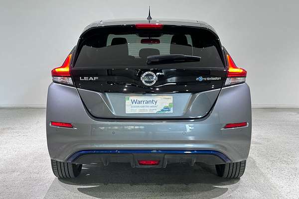 2022 Nissan LEAF  ZE1