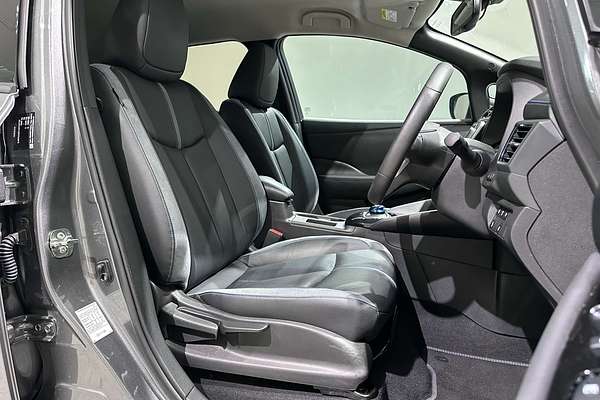 2022 Nissan LEAF  ZE1