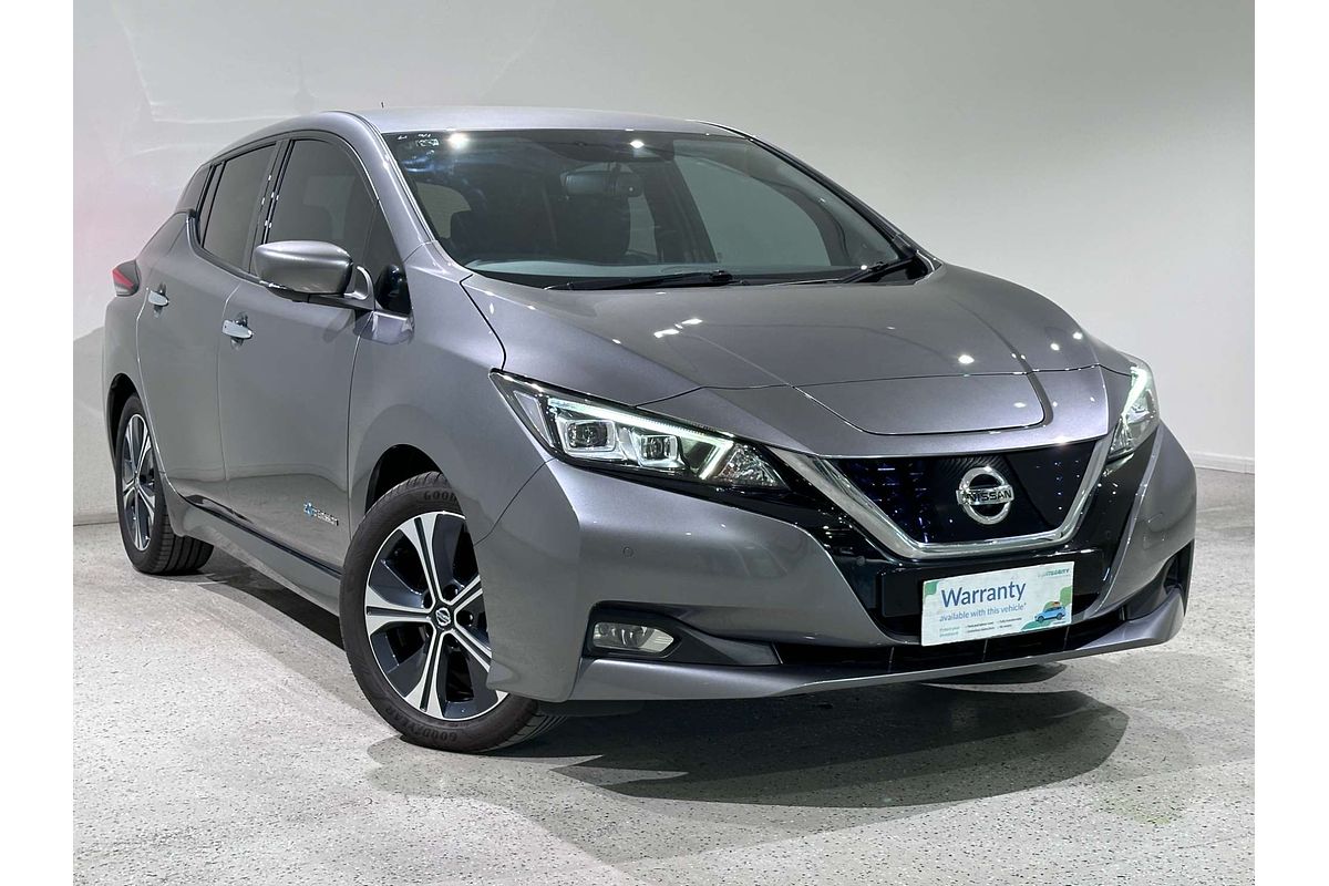 2022 Nissan LEAF  ZE1