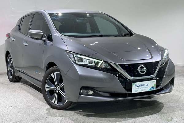 2022 Nissan LEAF  ZE1