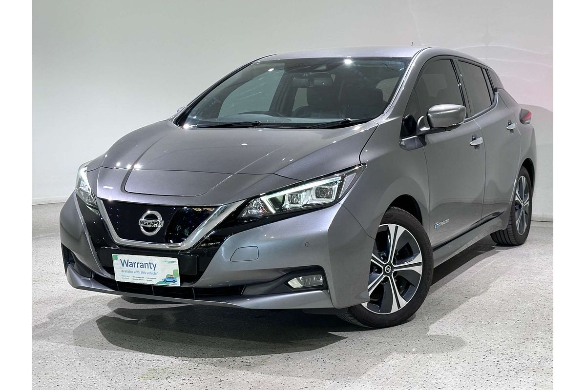 2022 Nissan LEAF  ZE1