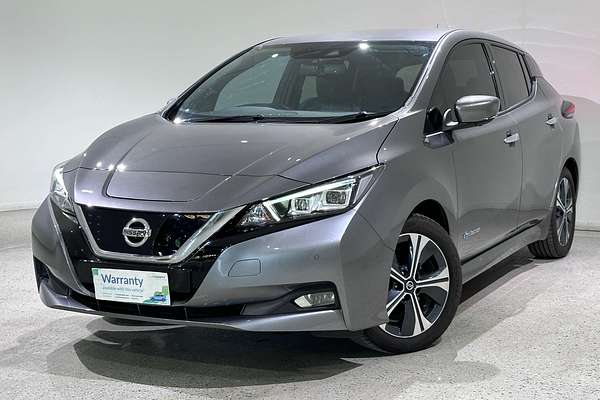 2022 Nissan LEAF  ZE1