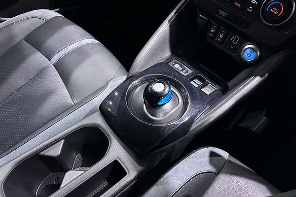 2022 Nissan LEAF  ZE1