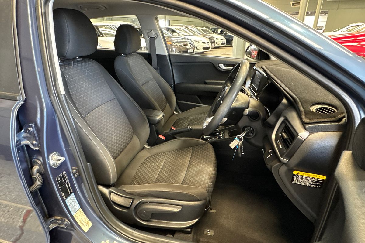 2017 Kia Rio S YB