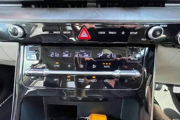 2023 Kia Carnival Special Edition KA4