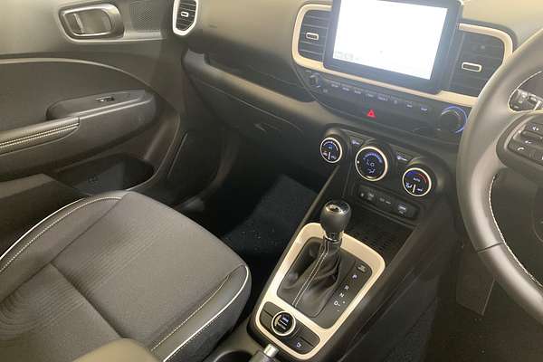 2024 Hyundai Venue Elite QX.V5
