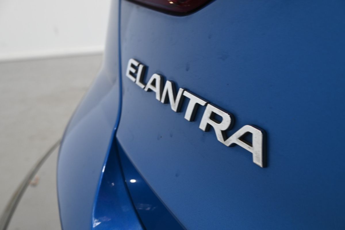 2017 Hyundai Elantra SR Turbo AD