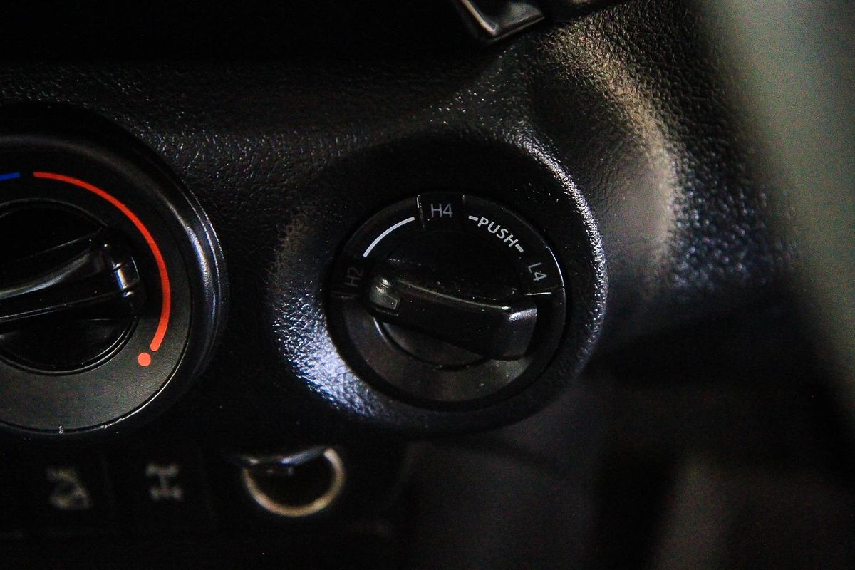2019 Toyota Hilux SR GUN126R 4X4
