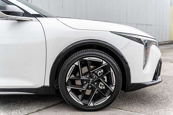 2025 Kia K4 GT-Line CL4m