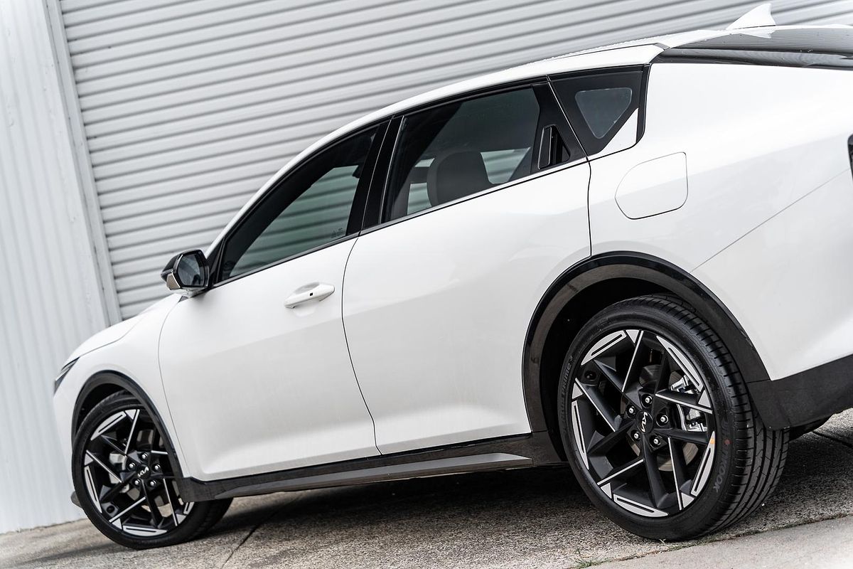 2025 Kia K4 GT-Line CL4m
