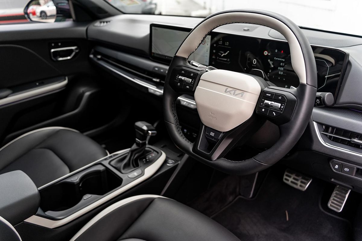 2025 Kia K4 GT-Line CL4m