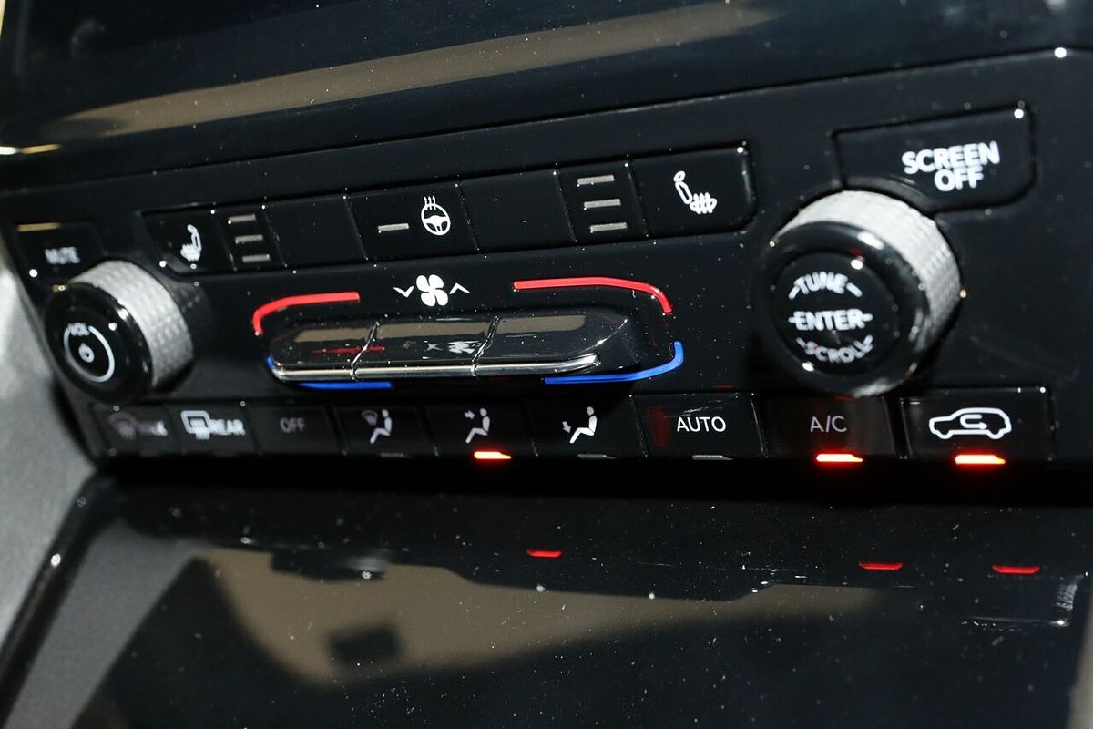 2023 Jeep Grand Cherokee Night Eagle WL