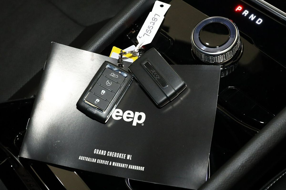 2023 Jeep Grand Cherokee Night Eagle WL