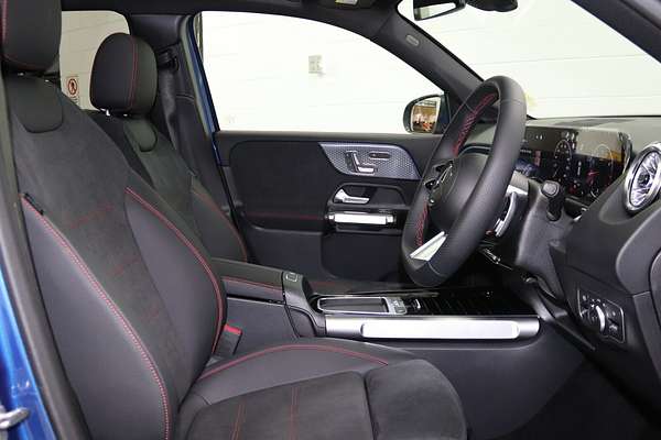 2025 Mercedes-Benz GLB-Class GLB200 X247
