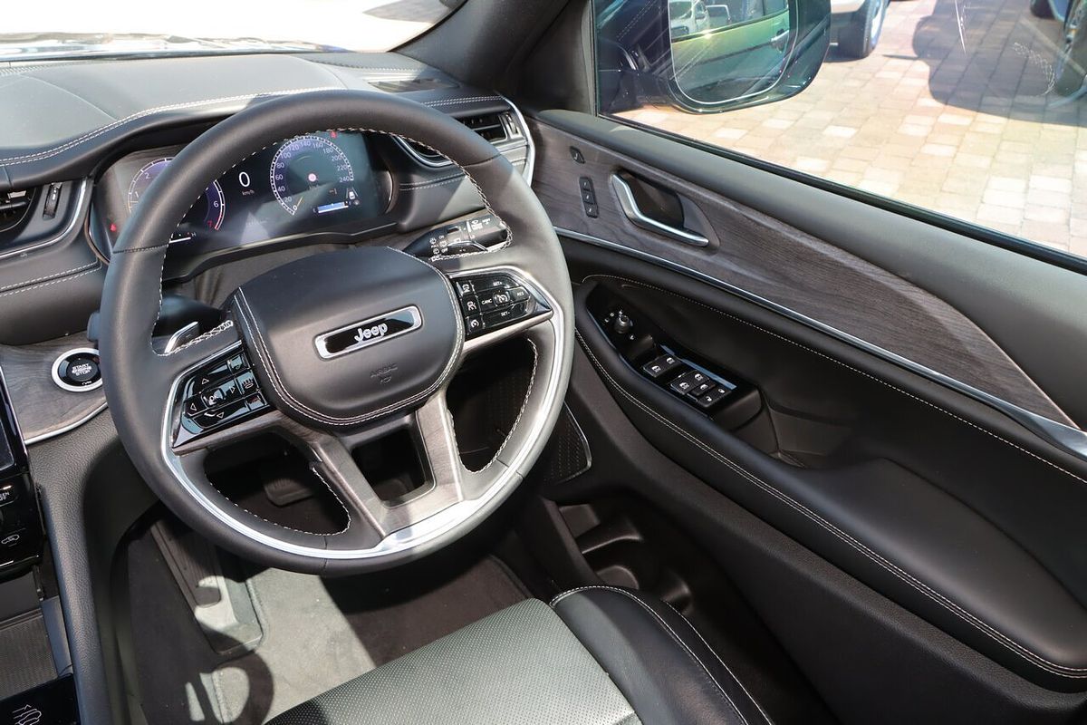 2023 Jeep Grand Cherokee Overland WL