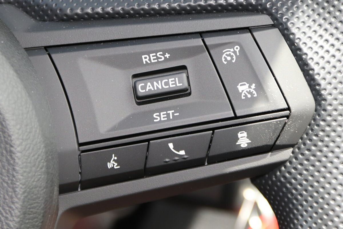 2024 Mitsubishi Triton GLX MV 4X4