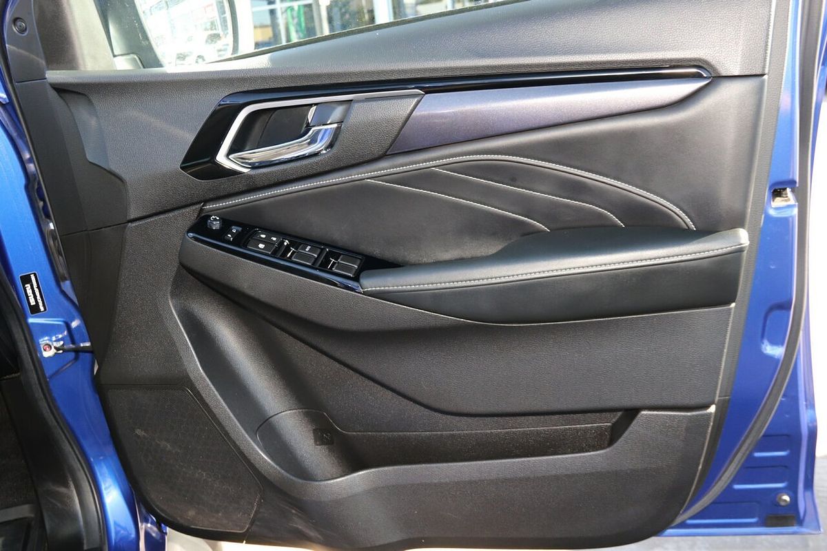 2022 Isuzu MU-X LS-T