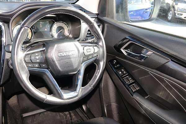 2022 Isuzu MU-X LS-T