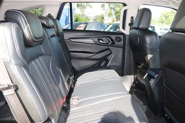 2022 Isuzu MU-X LS-T