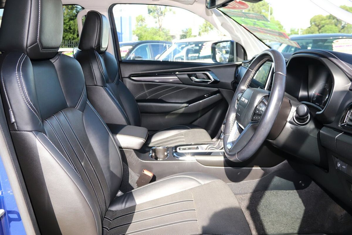 2022 Isuzu MU-X LS-T