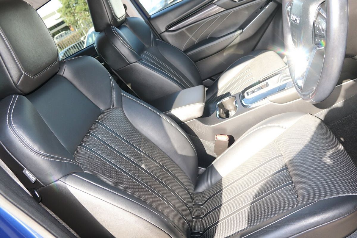 2022 Isuzu MU-X LS-T