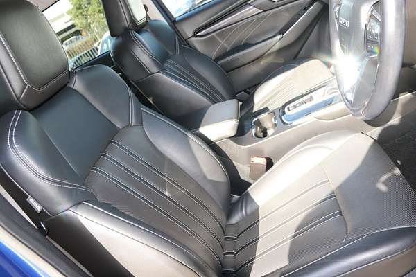 2022 Isuzu MU-X LS-T