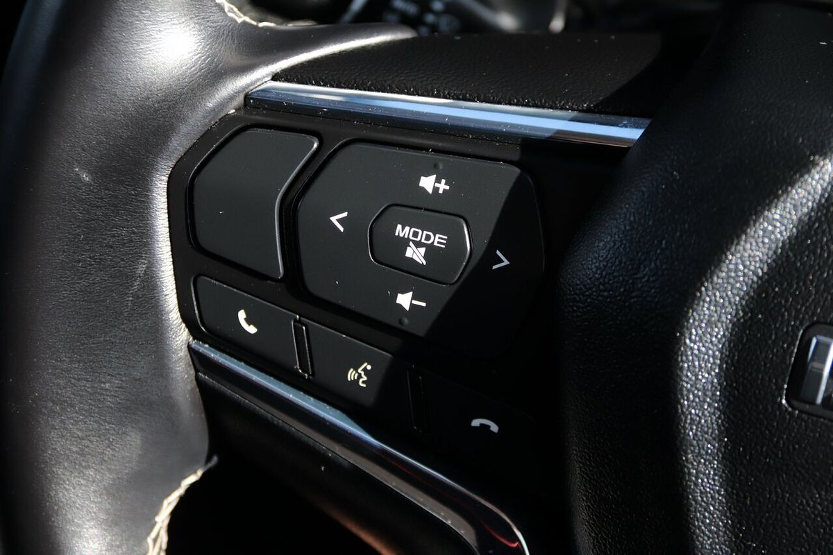2022 Isuzu MU-X LS-T
