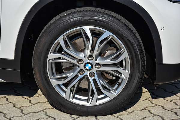 2016 BMW X1 sDrive20i F48