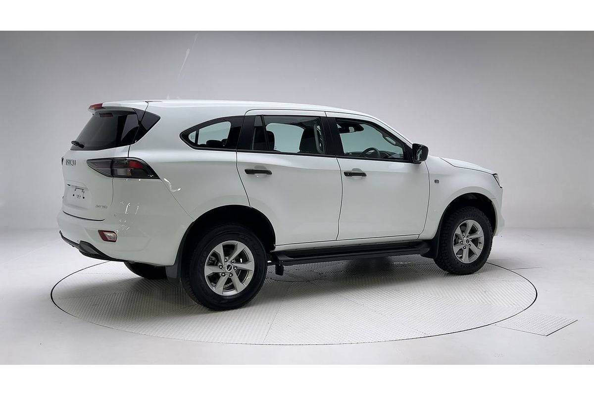 2022 Isuzu MU-X LS-M