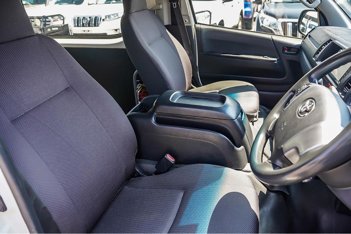2018 Toyota Hiace Commuter KDH223R