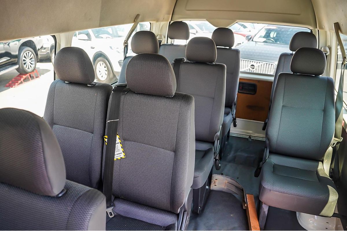 2018 Toyota Hiace Commuter KDH223R
