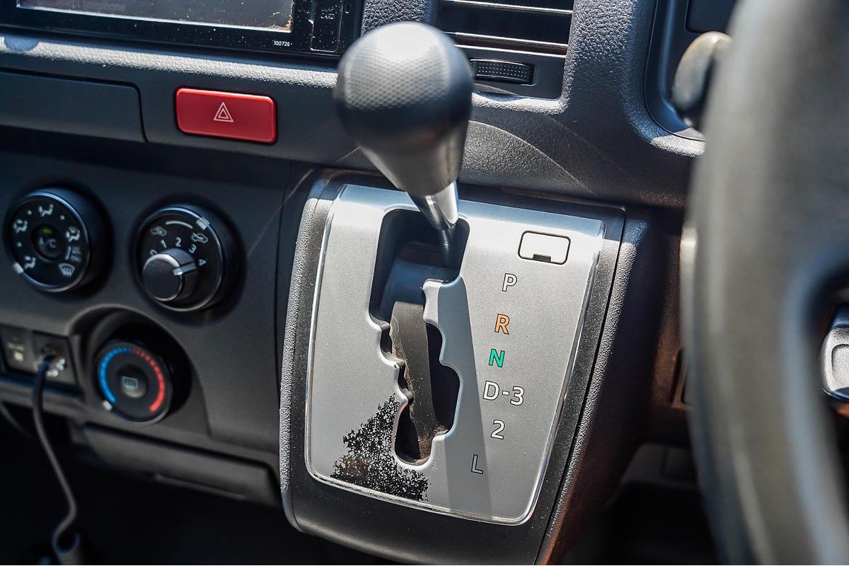 2018 Toyota Hiace Commuter KDH223R
