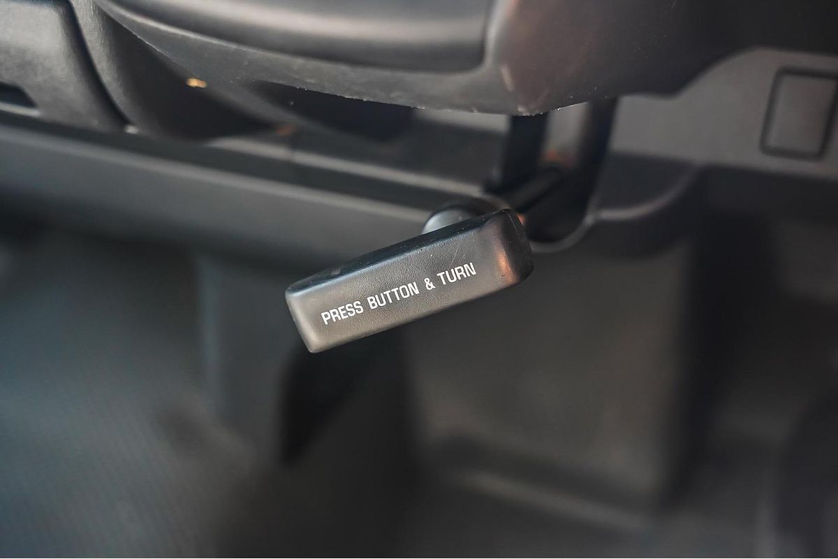 2018 Toyota Hiace Commuter KDH223R