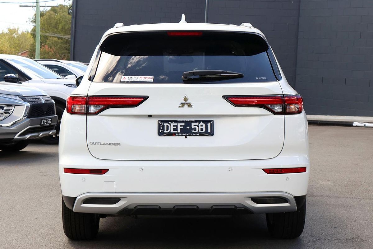 2024 Mitsubishi Outlander LS ZM