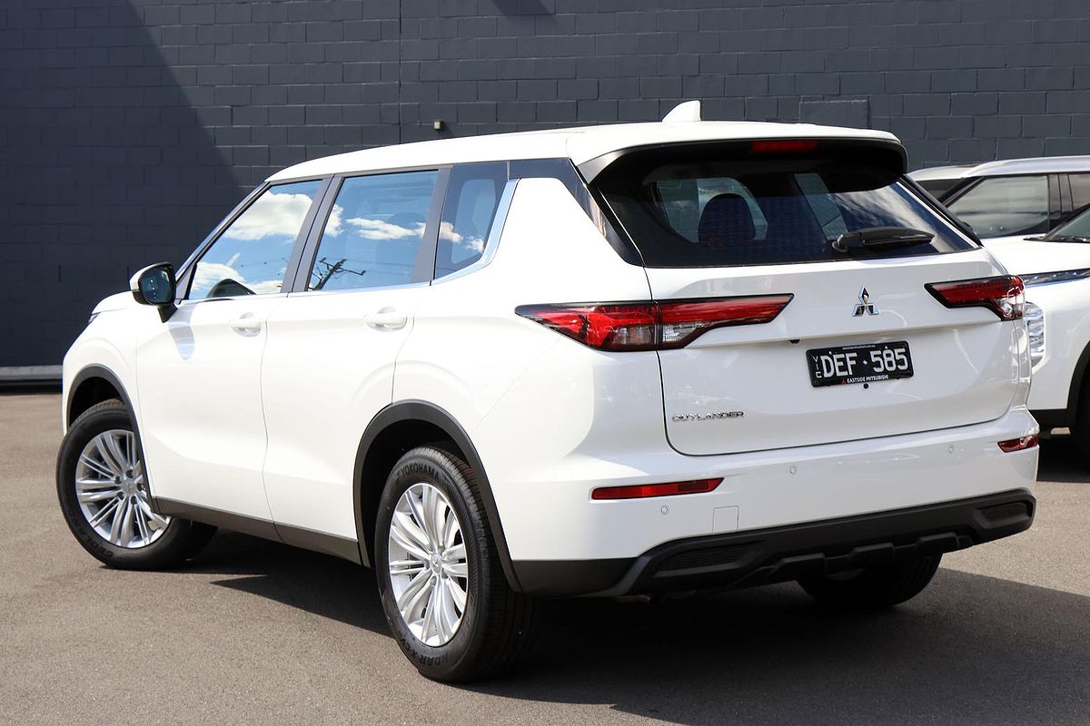 2025 Mitsubishi Outlander ES ZM