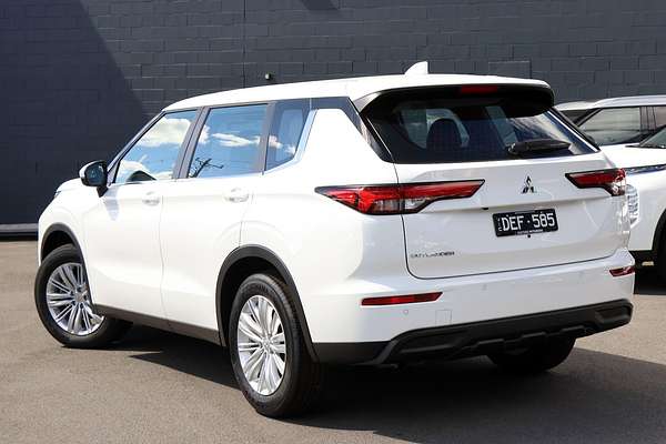 2025 Mitsubishi Outlander ES ZM