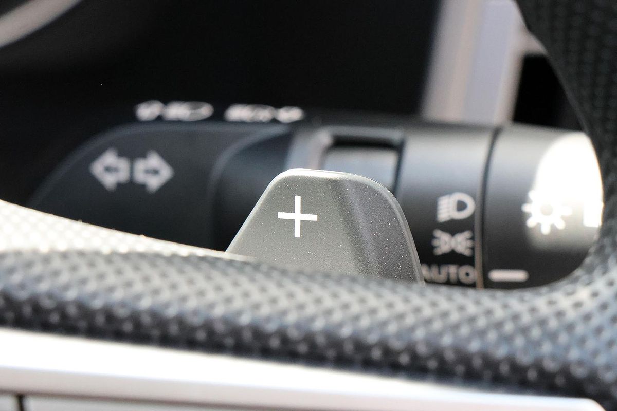 2025 Mitsubishi Outlander ES ZM
