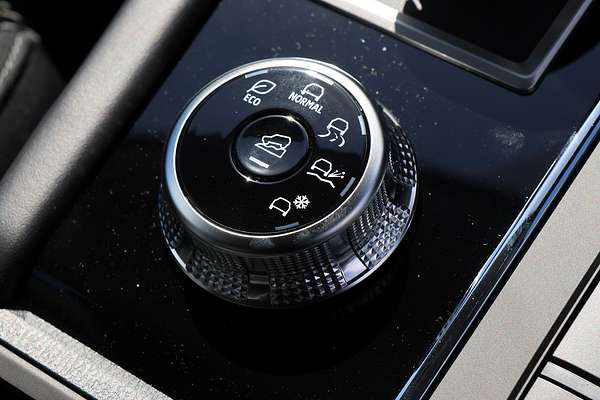 2025 Mitsubishi Outlander ES ZM