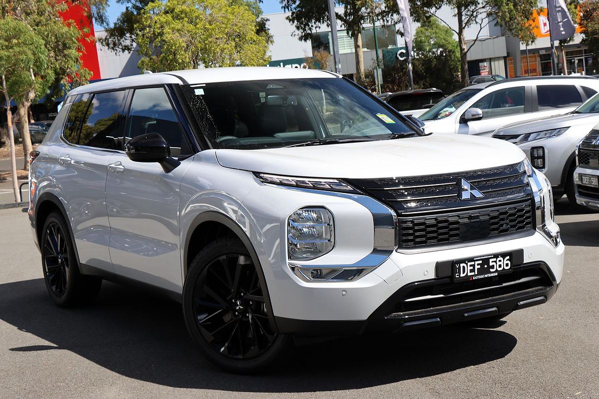 2024 Mitsubishi Outlander Black Edition ZM