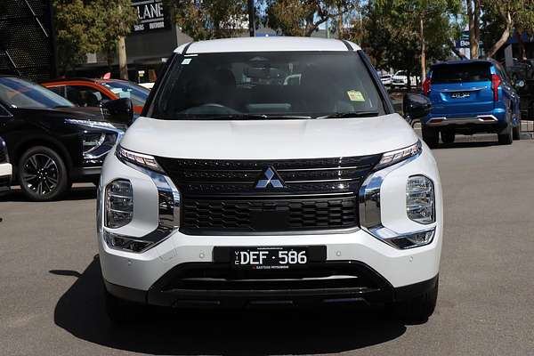 2024 Mitsubishi Outlander Black Edition ZM