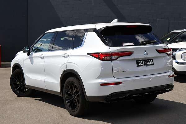 2024 Mitsubishi Outlander Black Edition ZM