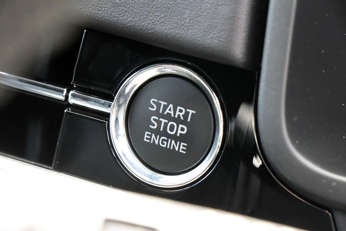 2024 Mitsubishi Outlander Black Edition ZM