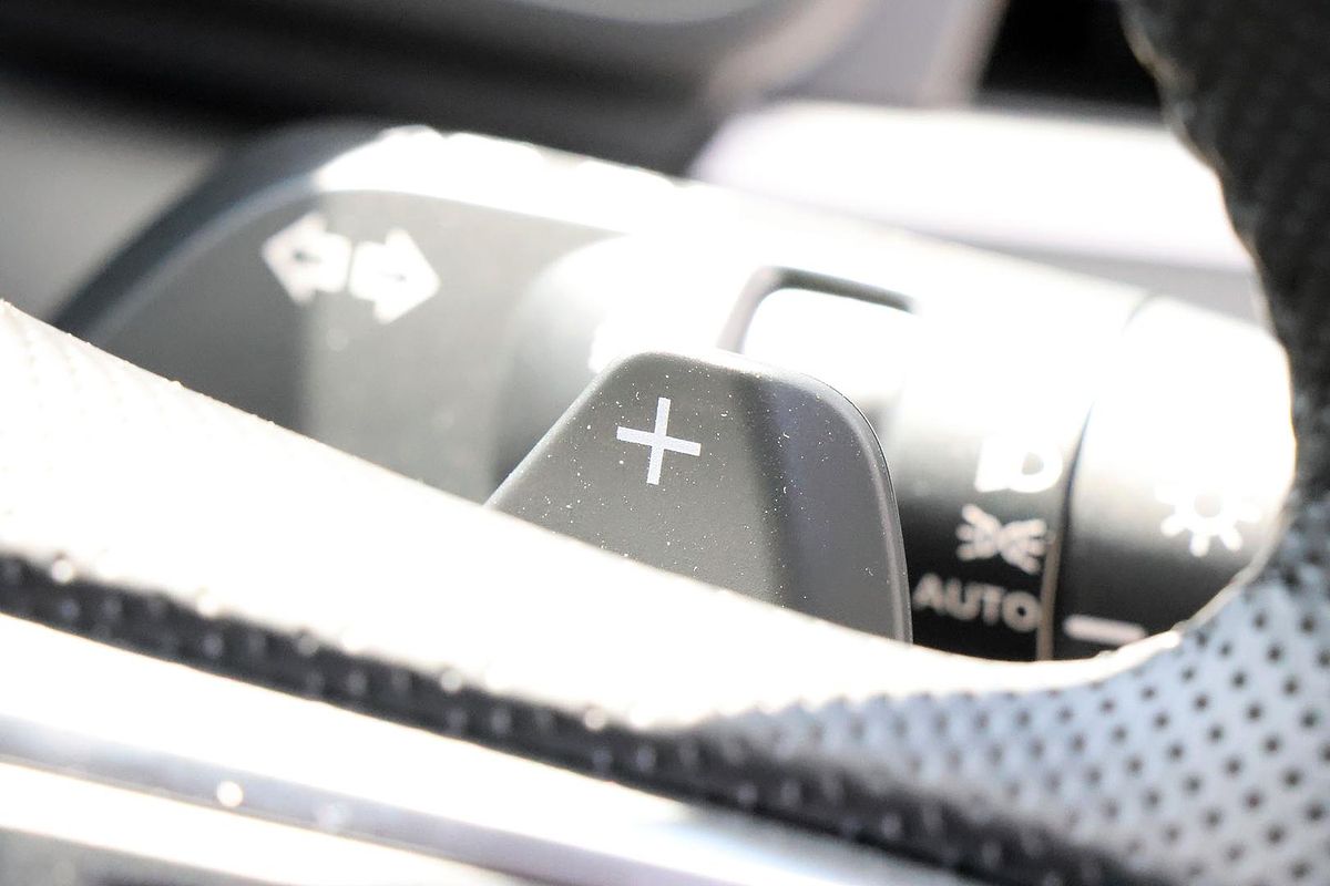 2024 Mitsubishi Outlander Black Edition ZM