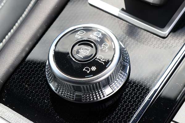2024 Mitsubishi Outlander Black Edition ZM
