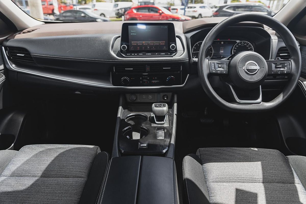 2024 Nissan X-TRAIL ST T33