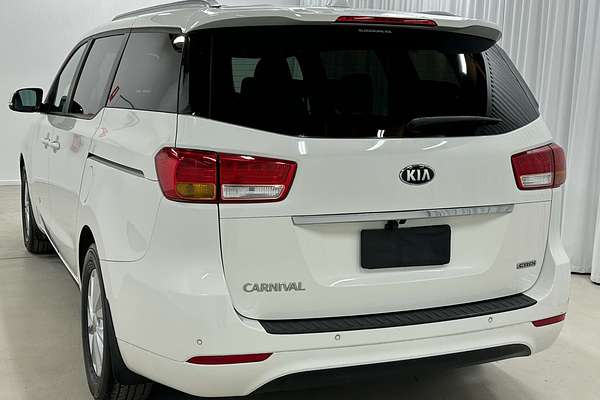 2015 Kia Carnival Si YP
